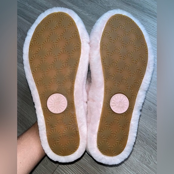 UGG Fluff Yeah Slide Pink Sheepskin Sandals Size 7 - Picture 3 of 5